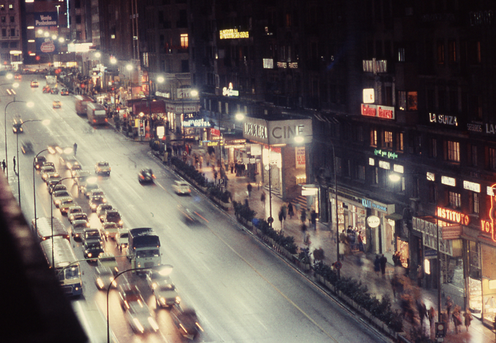 Madrid nunca duerme (‘Madrid never sleeps’), by Paolo Monti, 1980